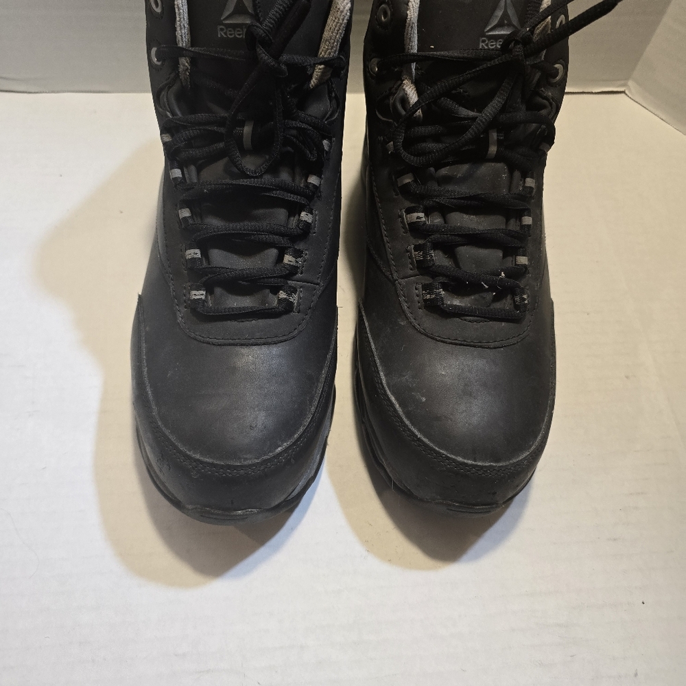 Men work boots